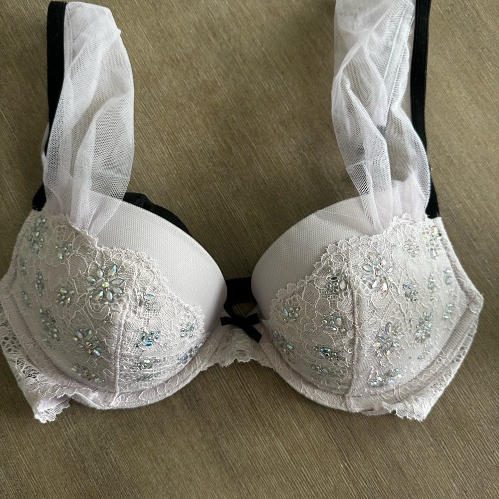 Victoria's Secret White Lace Bra with Black Accents